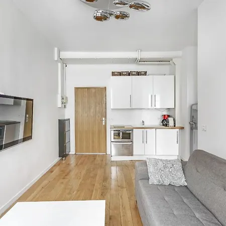 Bright And Equipped Close To Opera * Париж