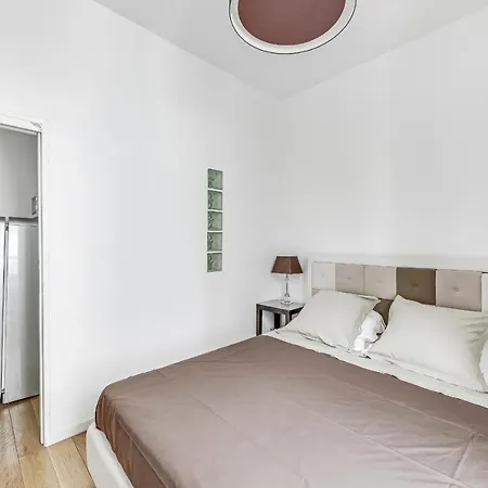 Bright And Equipped Close To Opera * Париж