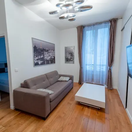 Bright And Equipped Close To Opera Апартаменты *